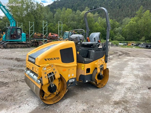 Rouleau compacteur double bille volvo dd25b (image 5)