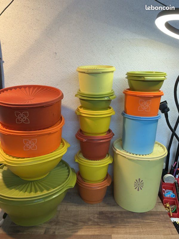 Lot De 2 Tupperware Vintage : Modèle Soleil Et édition 40 Ans – Plastique