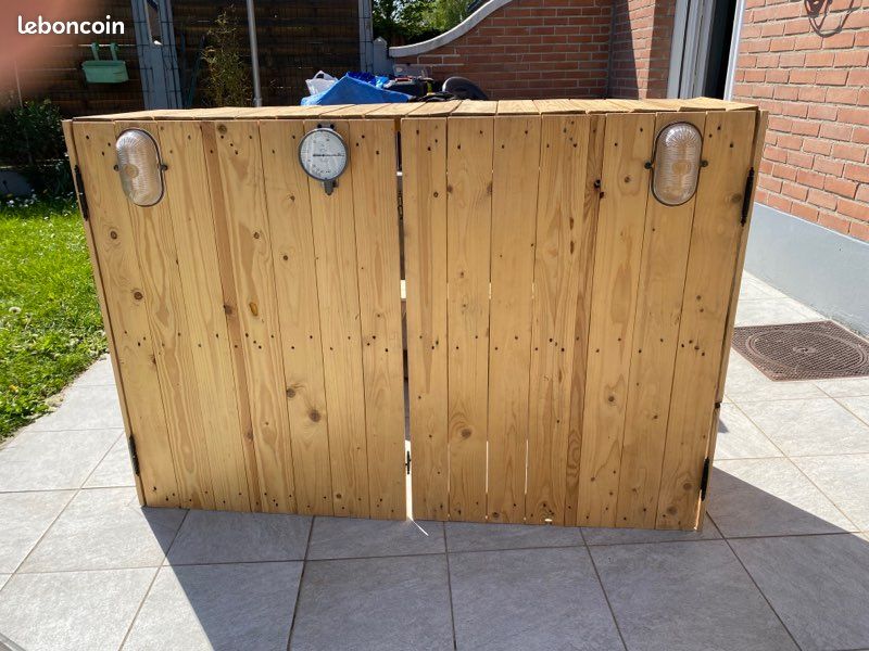 Bar en bois recyclé (image 1)