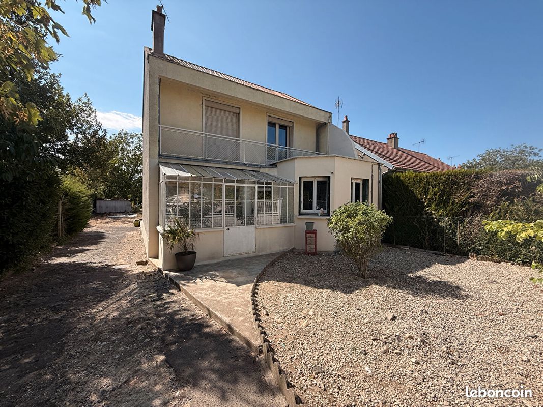 Maison 4 pièces 87 m² · à Orgères-en-Beauce · 87 m² · 120 000 €