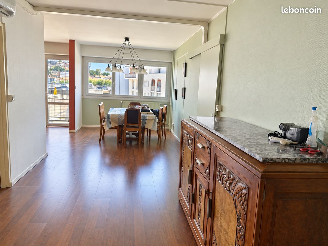 Appartement 4 pièces 104 m² · à Saint-Étienne · 104 m² · 119 000 €