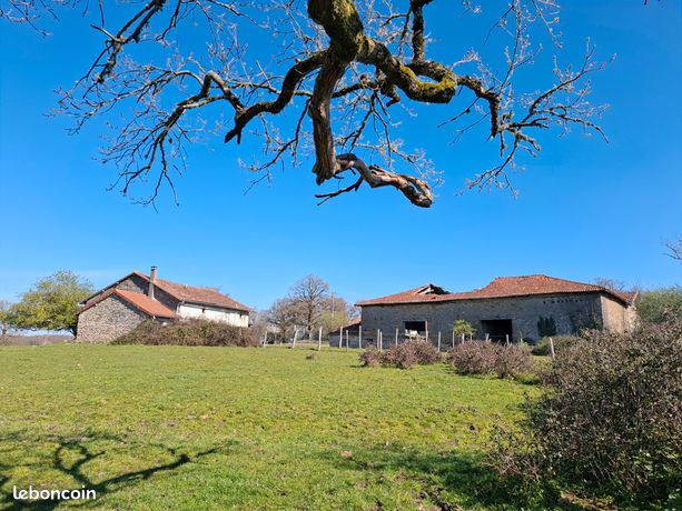 Corps de ferme à restaurer