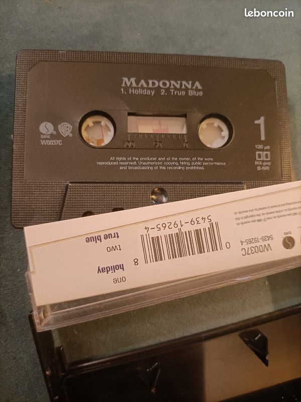 K7 audio 2 titres Madonna holiday rare (image 3)