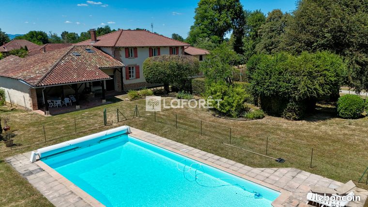 Propriété 10 pièces 268 m²
