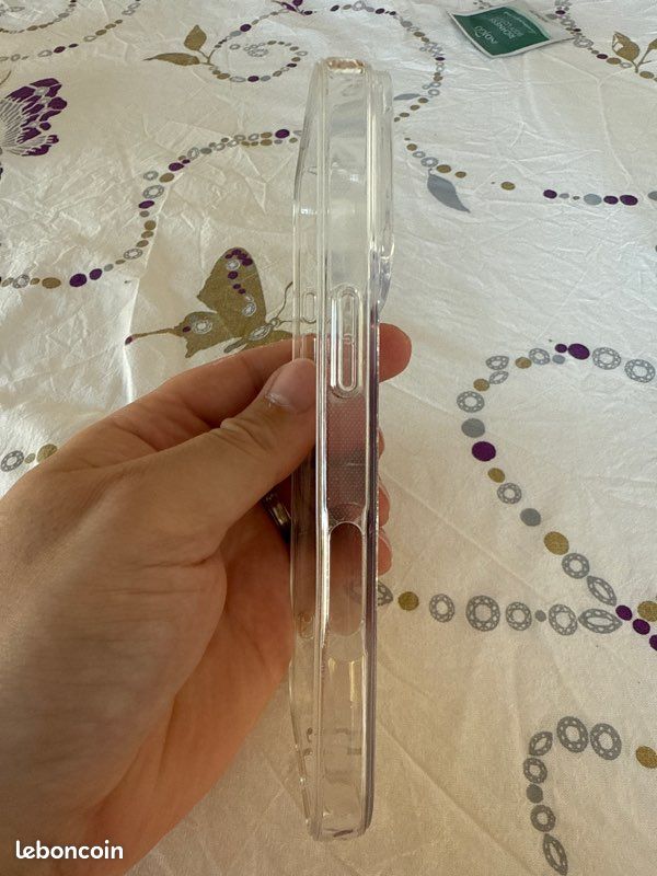 Coque iPhone 16 pro (image 4)