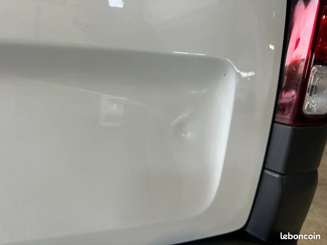 RENAULT Trafic Fg 1.6 D 125ch Grand Confort - 2018 - Bluetooth - Régulateur - Vitres surteintées (image 18)