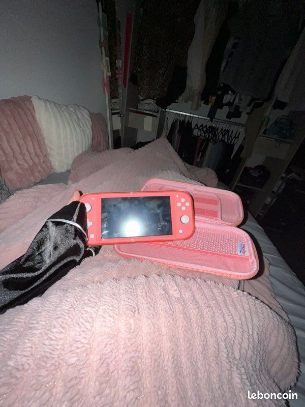 Switch (image 1)