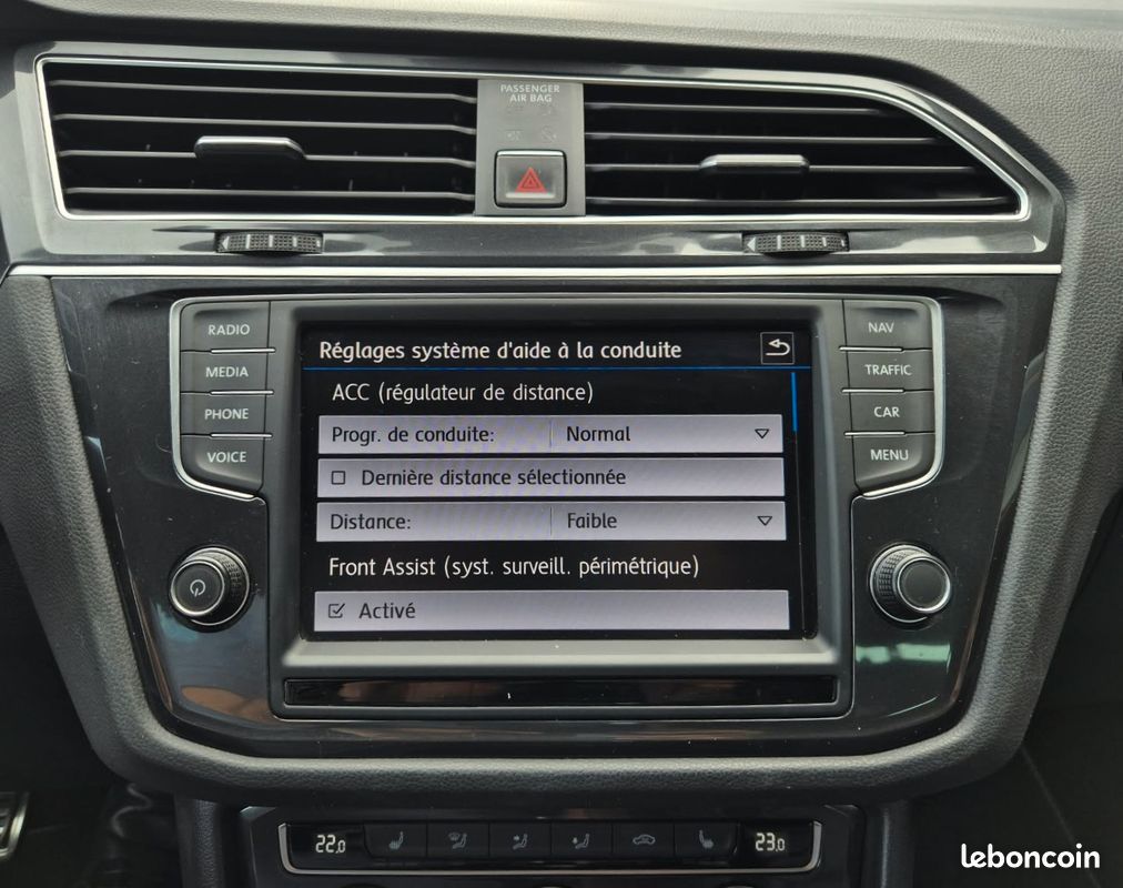VOLKSWAGEN TIGUAN 2.0 TDI 150 CARAT - R-Line int/ext - Attelage électrique (image 29)