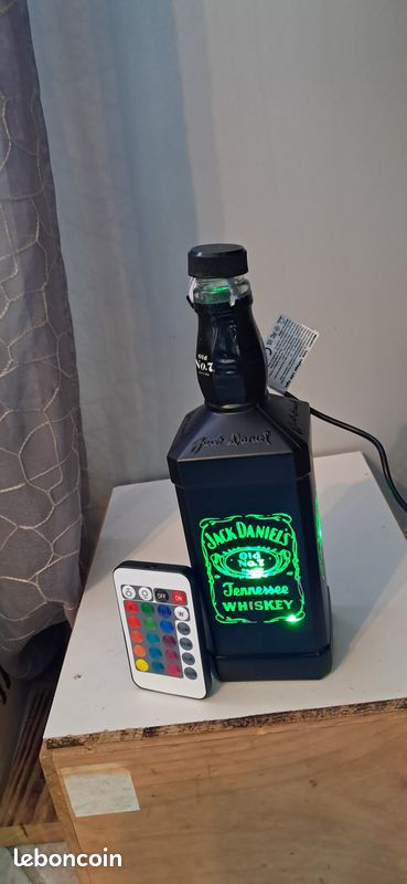 Bouteille de jack avec gravures et lumière (image 1)