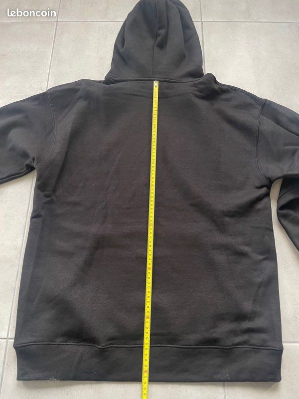 Sweat capuche poche kangourou noir Pull Bear Vêtements