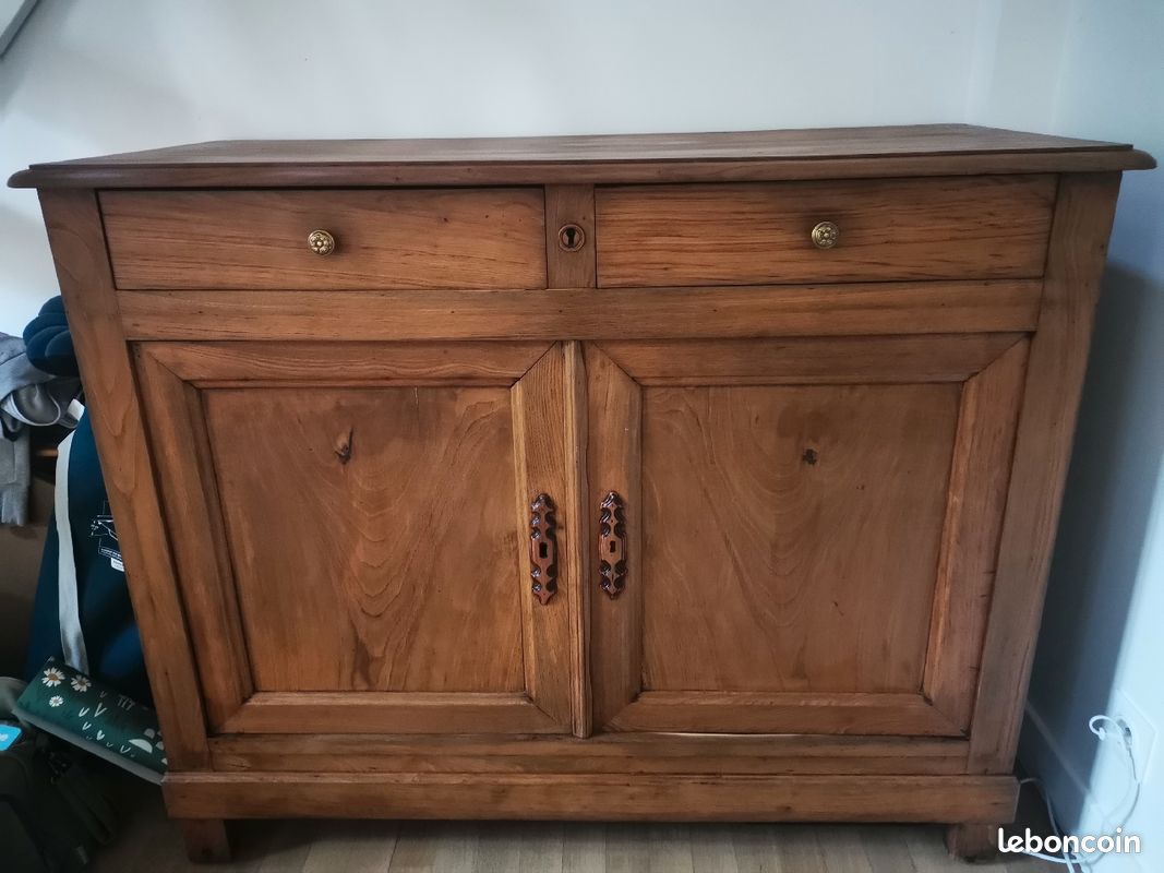 Buffet en chêne vernis (image 1)