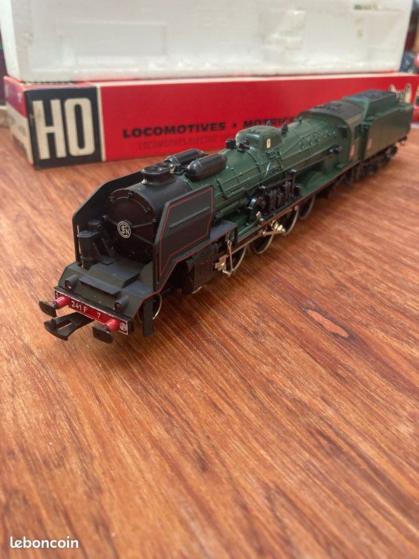 Train Jouef HO Locomotive à vapeur 241P référence 8260 - Modélisme