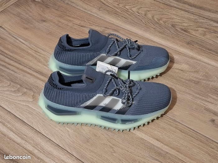 adidas gazelle silver green womens adidas Men's Primeblue NMD R1 main image 0