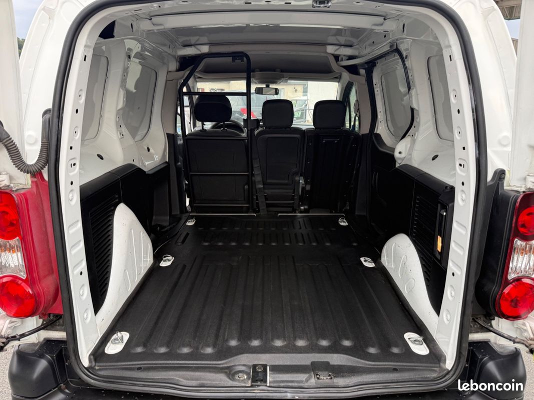 Citroën Berlingo 1.6hdi 90 3 places excellent etat (image 12)