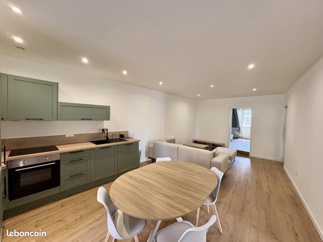Appartement 4 pièces 87 m² · à Roanne · 87 m² · 700 €