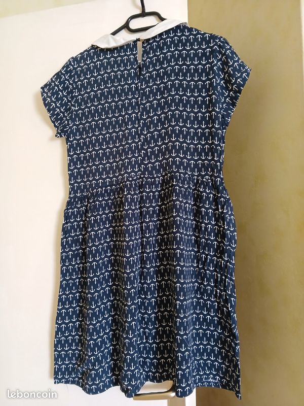 Lot 3 robes 38 (image 12)