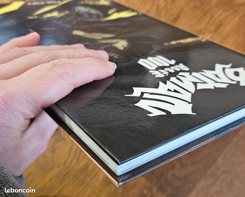 Comics : Batman année 100 (image 5)