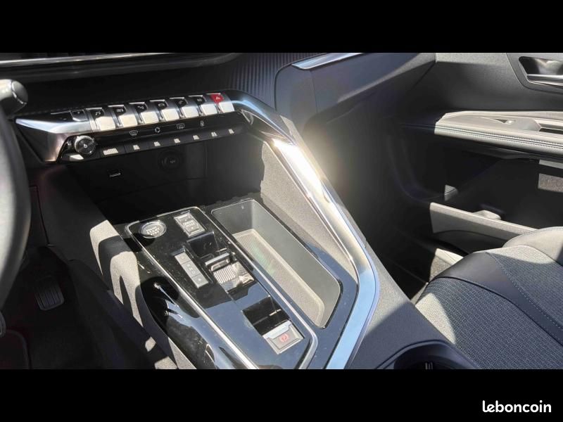 Peugeot 3008 Plug-in Hybrid 180ch Allure Pack e-EAT8 (image 16)
