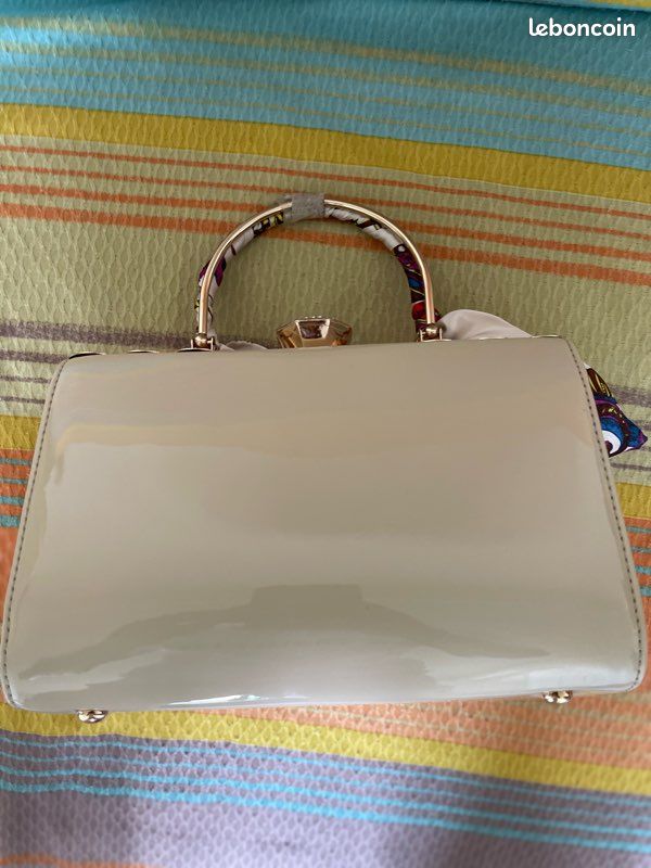 Sac à main chic avec fermoir bijou – parfait soirée / mariage (image 5)