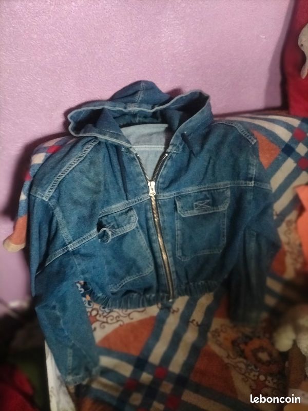 Veste de jean zippée a capuche overside pull &bear taille M très