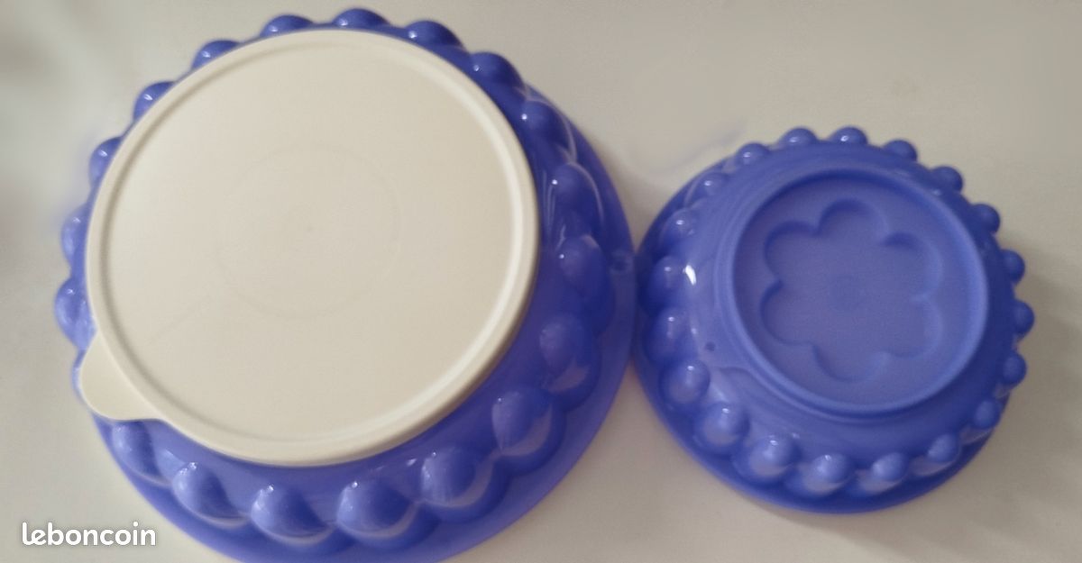 Moule à charlotte / Grand moule couronne Tupperware (image 1)