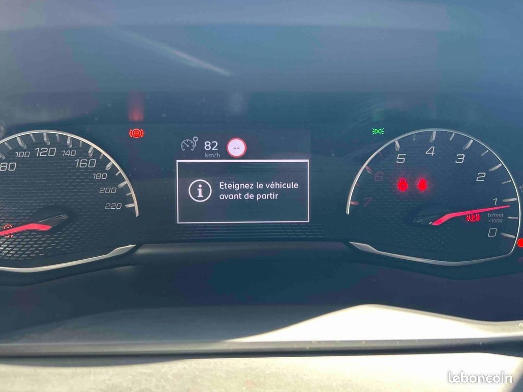 Peugeot 208 1.2 PureTech 100ch S&S Active (image 13)