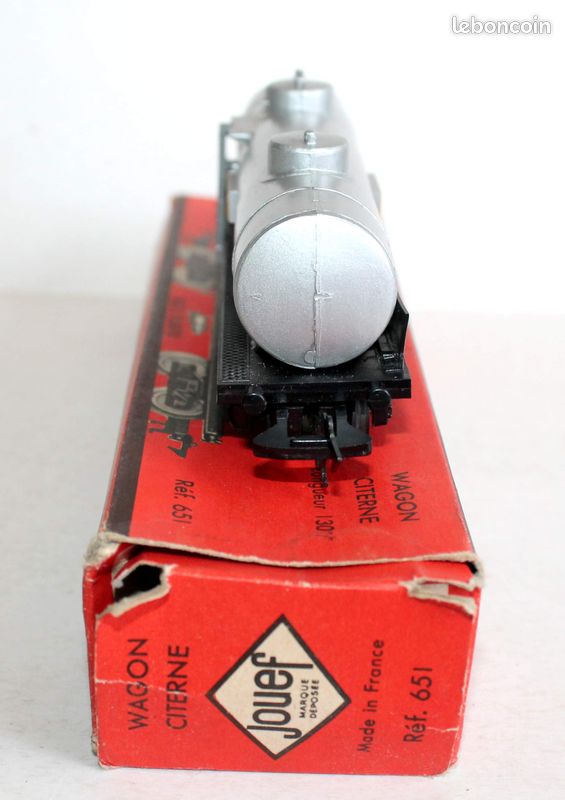 LOT JOUEF HO 4 wagons citernes, dont un neuf. EUR 37,00 - FR LOT JOUEF HO 4 wagons citernes, dont un neuf. EUR 37,00 - FR