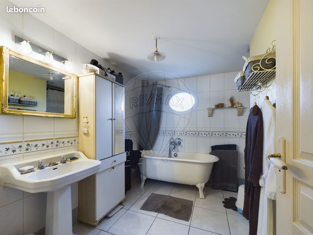Maison 5 pièces 103 m² - Rochefort 17300 (image principale 11)