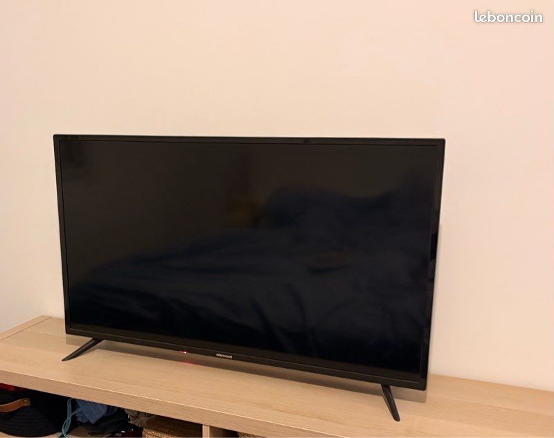 Téléviseur HD LED Smart Tv (105cm) Edenwood – Très Bon état (image 1)