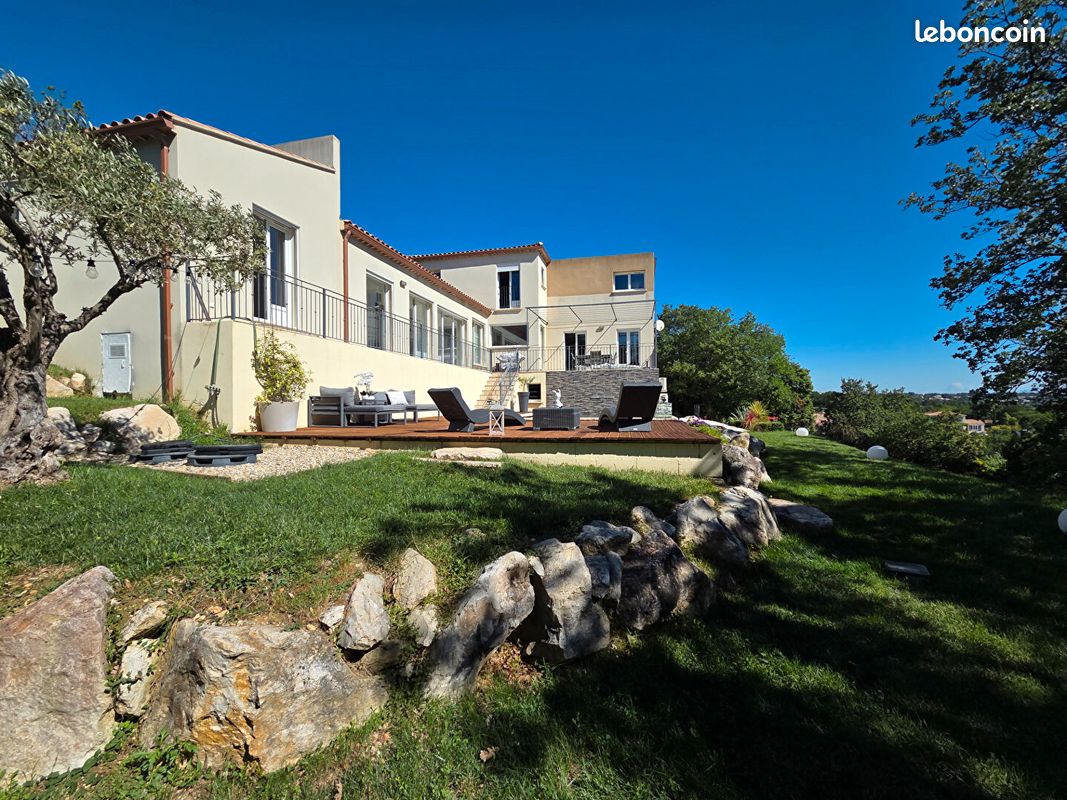 Maison 9 pièces 306 m² · à Rochefort-du-Gard · 306 m² · 1 400 000 €