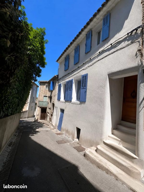 Maison 3 pièces 57 m² · à Fuveau · 57 m² · 899 €