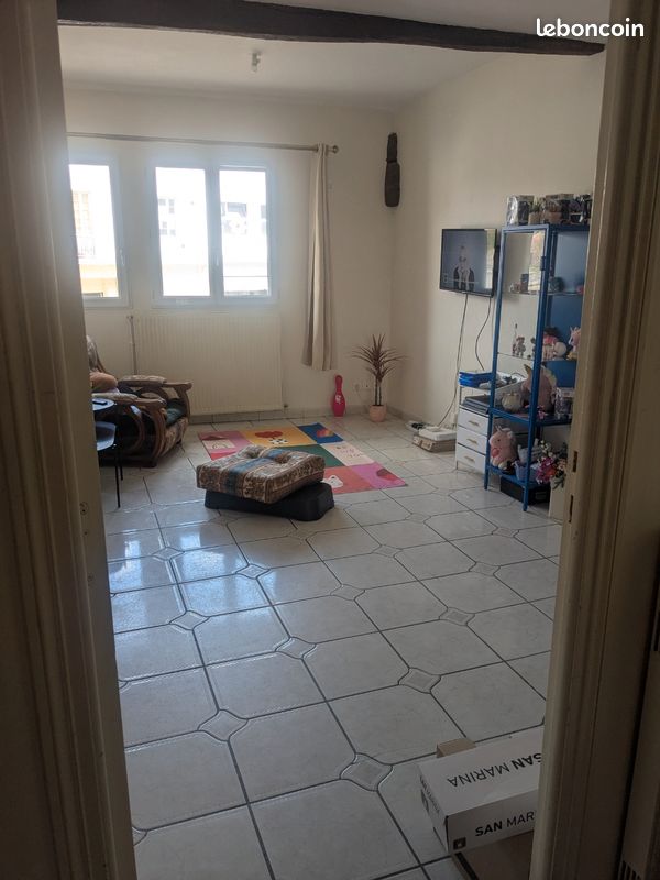 Appartement 4 pièces 43 m² · à Moulins · 43 m² · 492 €