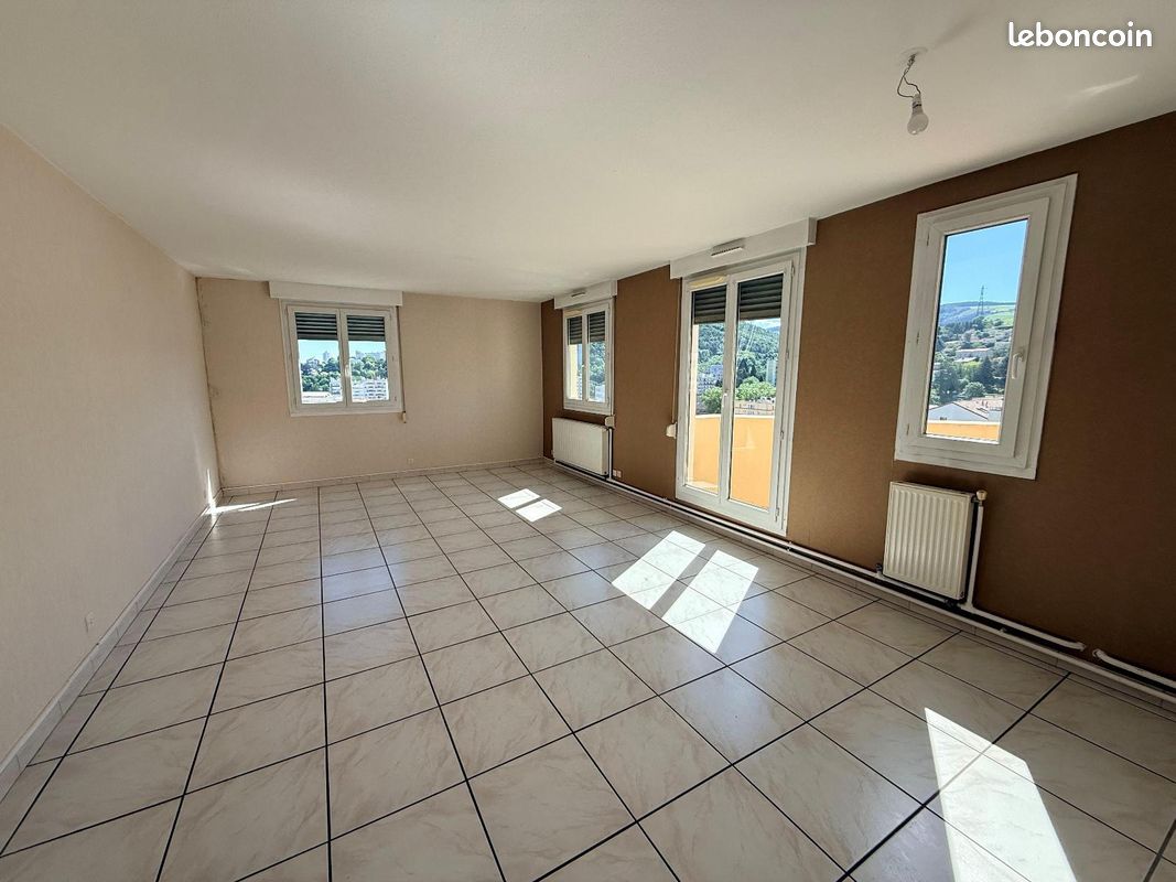 Appartement 5 pièces 99 m² · à Saint-Étienne · 99 m² · 953 €