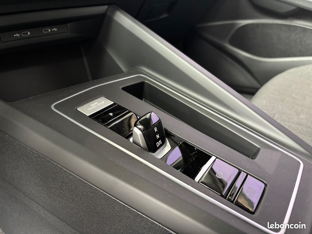 VOLKSWAGEN Golf 1.5 eHybrid 204 DSG6 VW Edition (image 22)