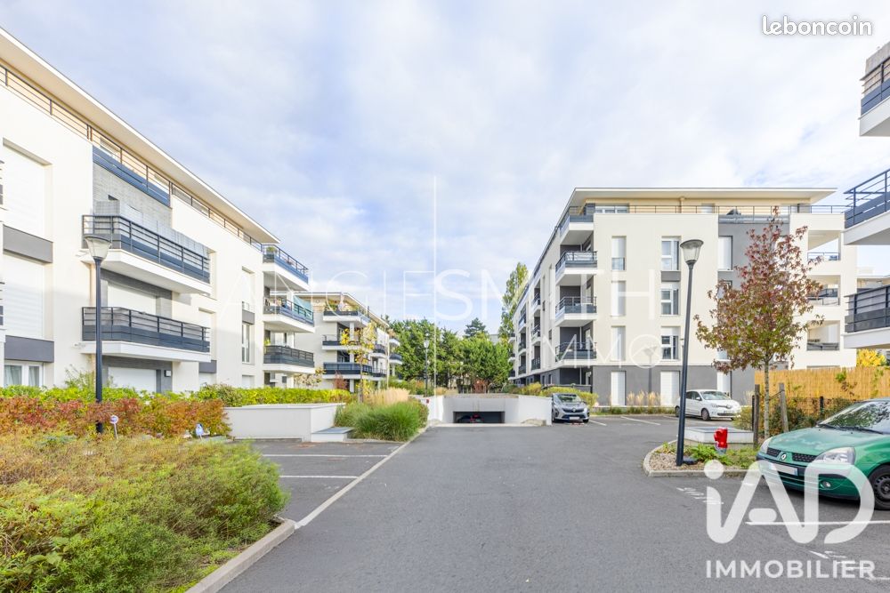 Parking 10 m² · à Saint-Leu-la-Forêt · 10 m² · 10 000 €