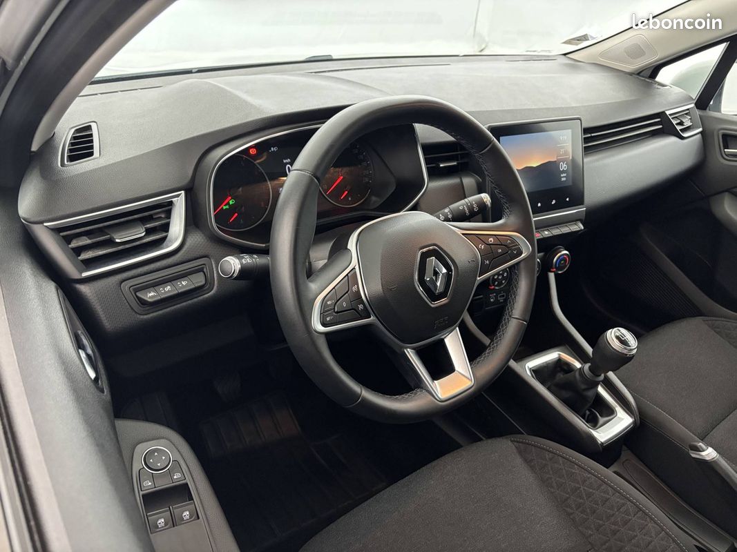 RENAULT Clio TCe 90 - 21 Business (image 10)