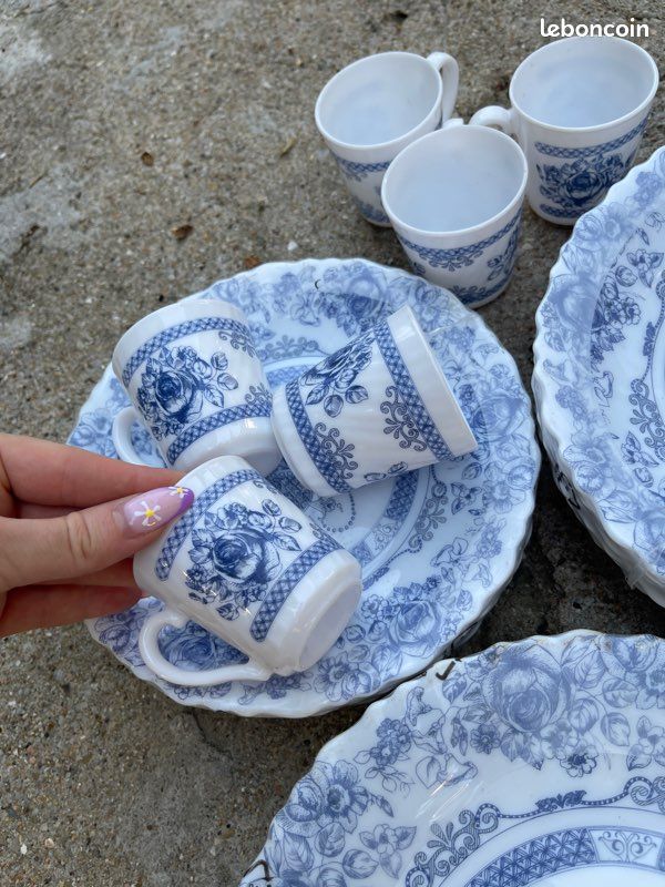 Service Honorine 20 pièces Arcopal France Blanc/Bleu Opaline - Vendu