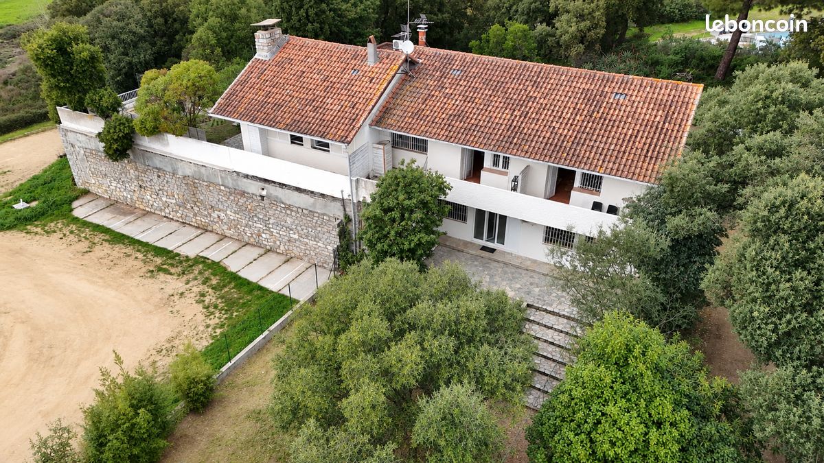 Maison 9 pièces 237 m² · à Ajaccio · 237 m² · 499 000 €