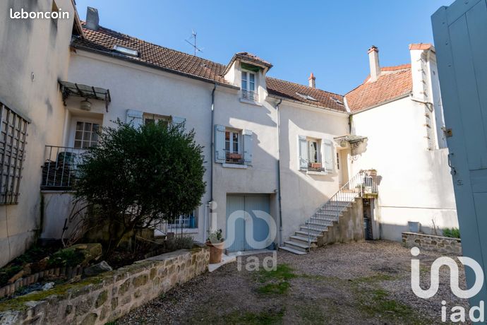 Propriété 7 pièces 237 m²