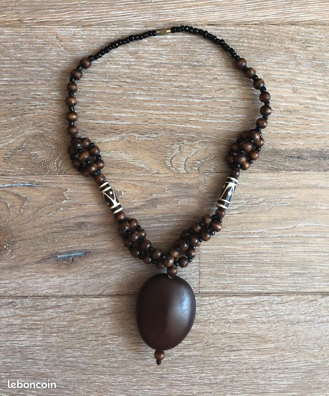 Collier bois Africain (image 1)