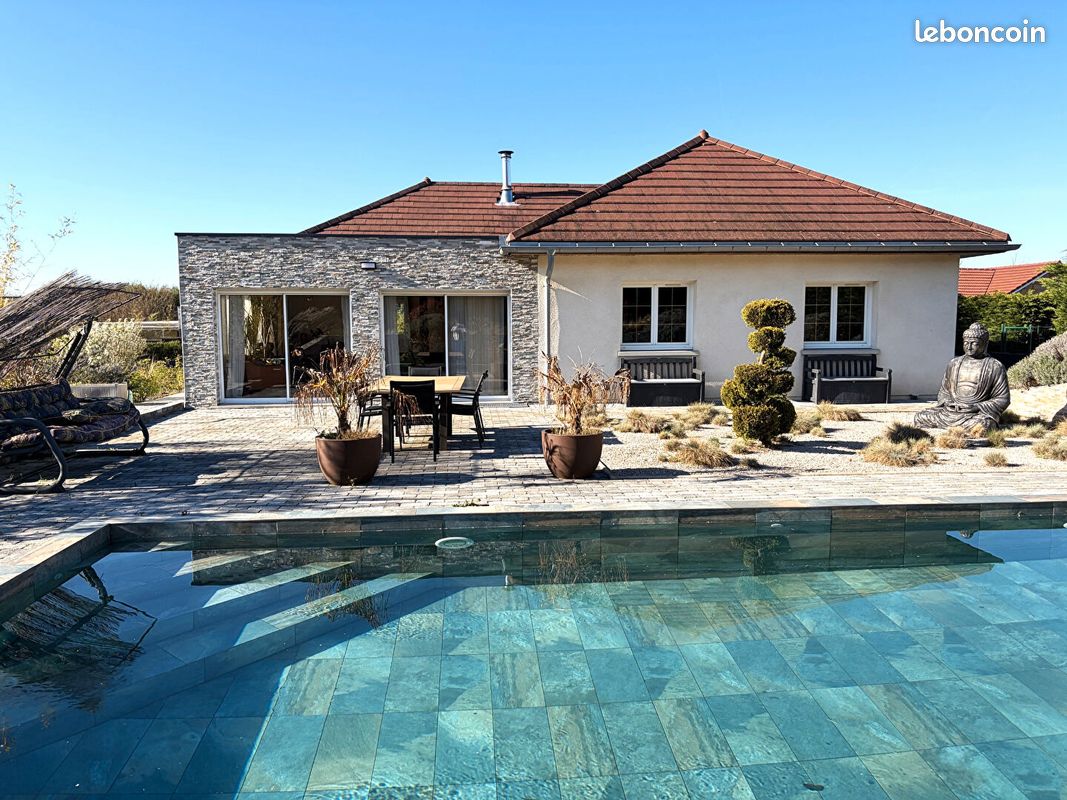 Maison 8 pièces 220 m² · à Devecey · 220 m² · 459 000 €