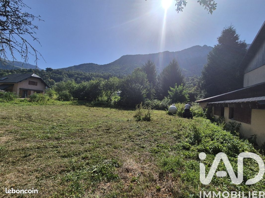 Maison 7 pièces 209 m² · à École · 209 m² · 335 000 €