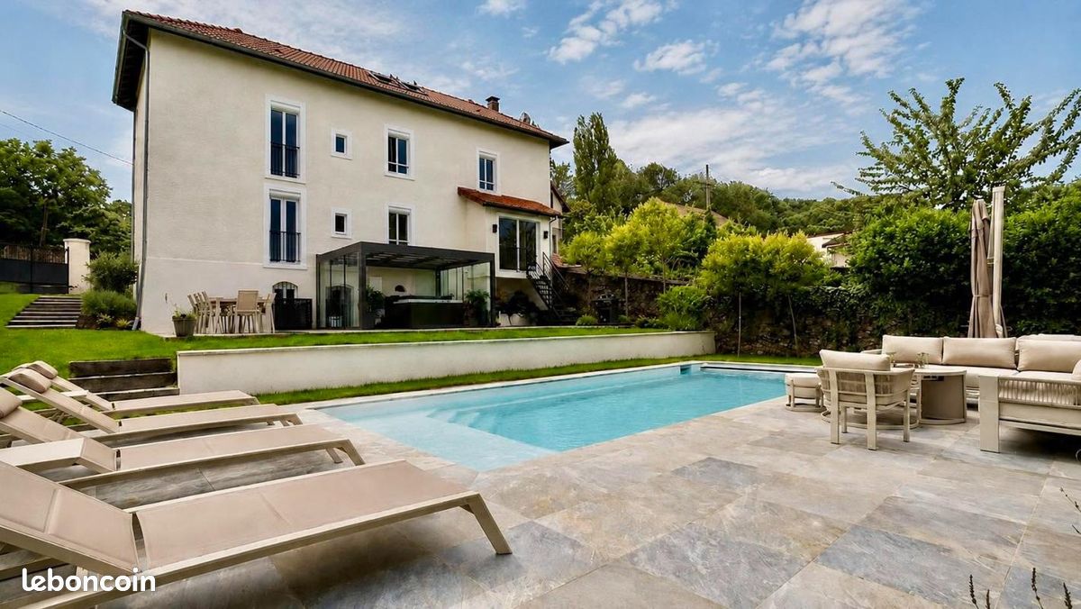 Maison 8 pièces 204 m² · à Épône · 204 m² · 999 000 €