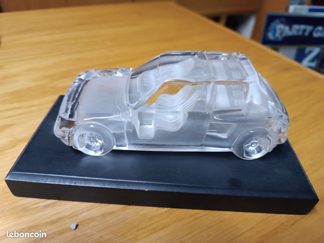 Peugeot 205 – Miniature En Verre – Voiture De Collection – Occasion