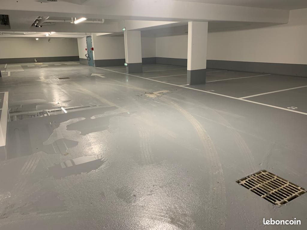 Parking a louer Mairie de Saint ouen (image 1)
