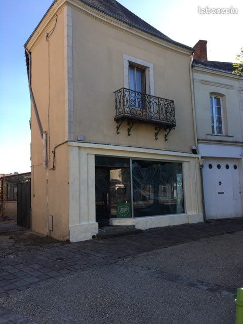 Maison 8 pièces 262 m² · à Noyant-Villages · 262 m² · 110 000 €