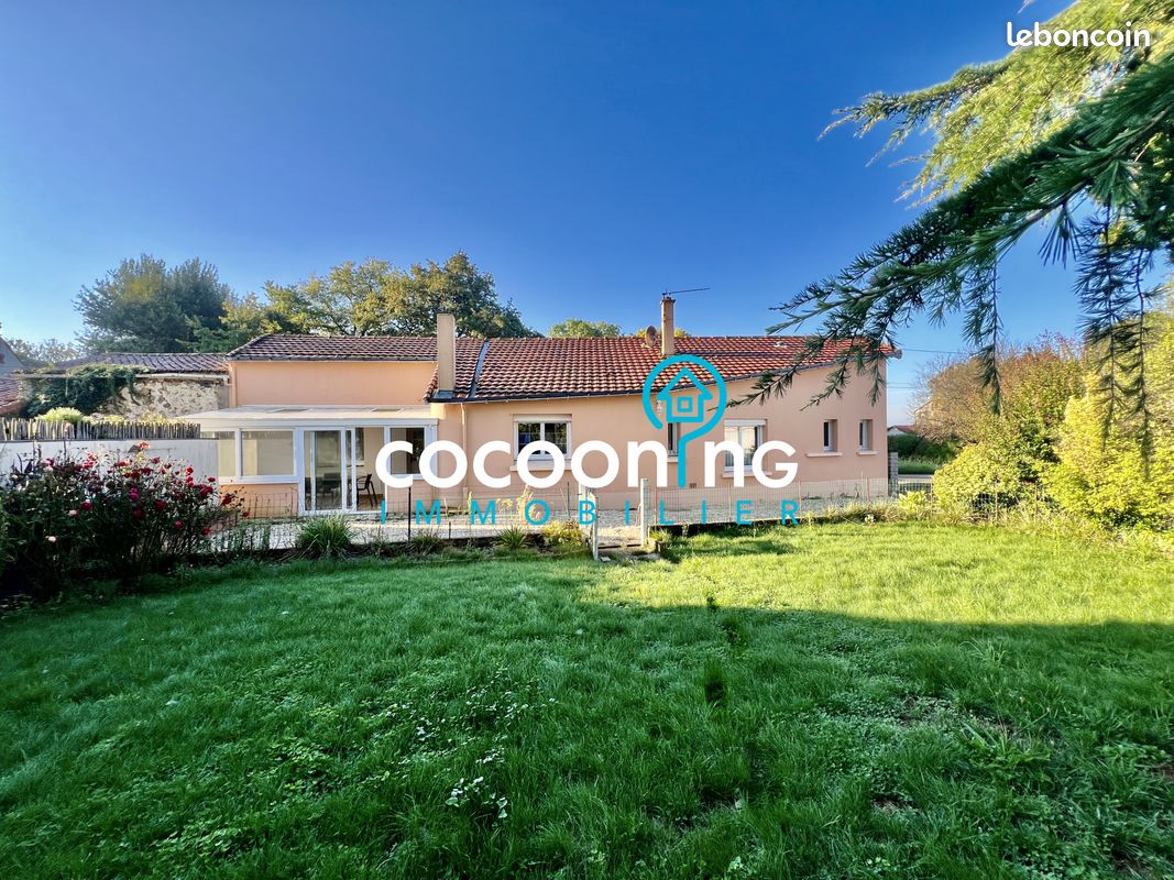 Maison 5 pièces 160 m² · à Mouzillon · 160 m² · 240 000 €
