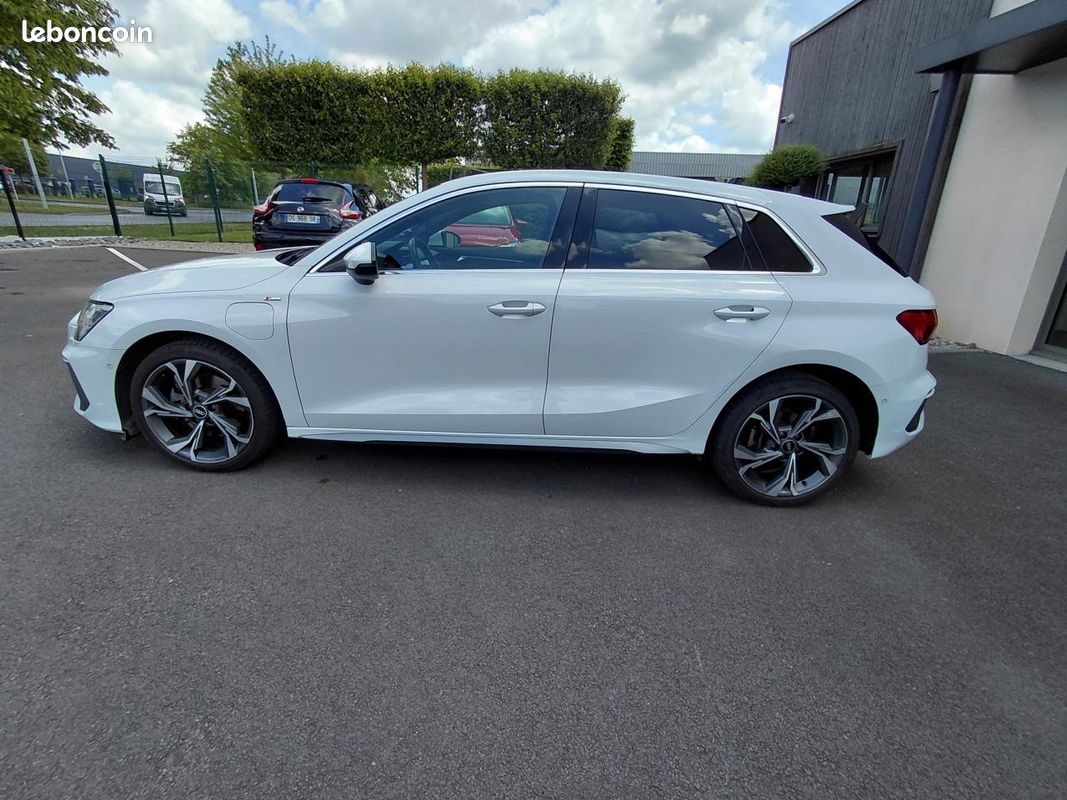 AUDI A3 SPORTBACK 1.4 40 TFSIE 204H 150 PHEV HYBRID 25.7KWH S-LINE S-TRONIC BVA / Toit Panoramique / Garanti (image 28)