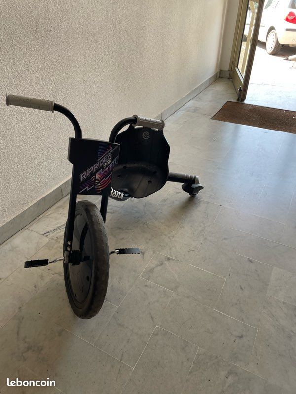 Tricycle / velo (image 1)