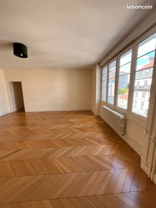 Appartement 4 pièces 153 m² · à Besançon · 153 m² · 1 270 €